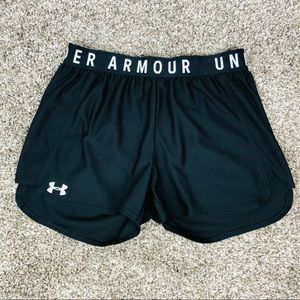 Under Armour Heat Gear Loose Athletic Shorts